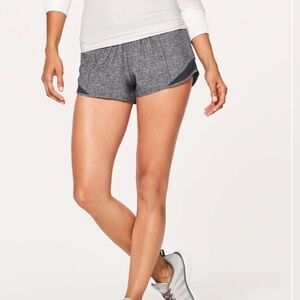 Lululemon Hotty Hot Short II *2.5" Heather Lux Multi Black / Heathered Black